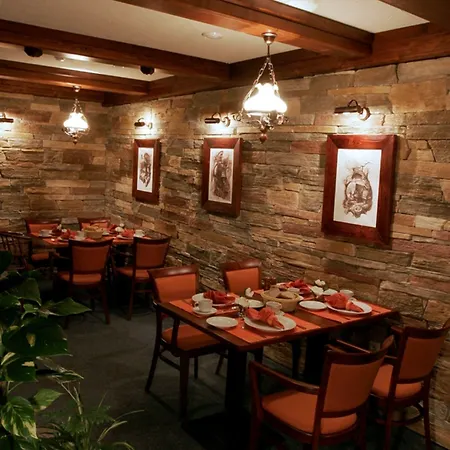 Grand מלון דירות 3*